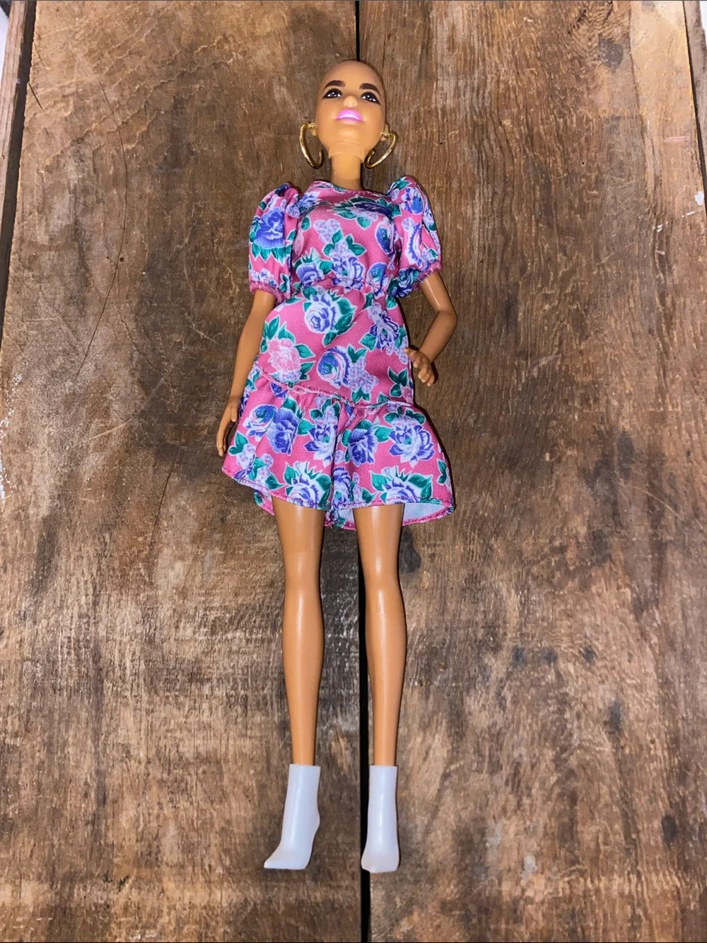 N/A fashionista bald